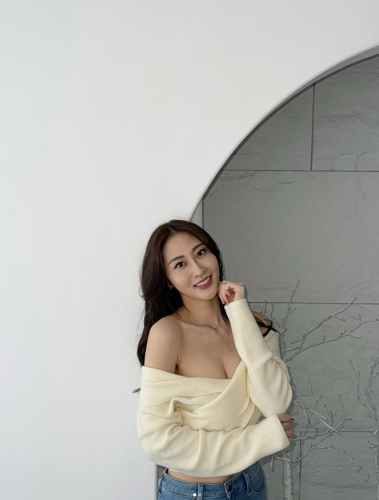 陳曉彤(Cindy)於2023年參加《2023 香港小姐競選》而獲得賞識簽約無綫入行。(陳曉彤IG@cht.cindy)