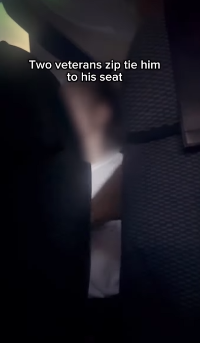 全日空客機東京飛美國 男子半空圖打開艙門