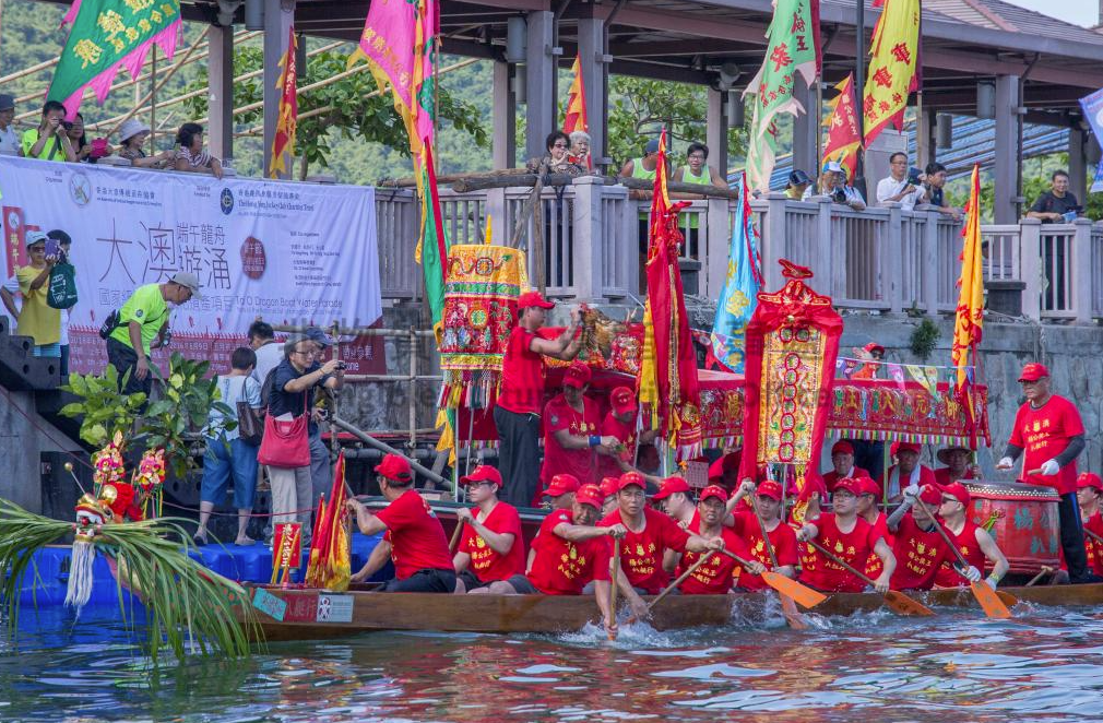 大澳︱端午龍舟遊涌 獨特水上祈福儀式