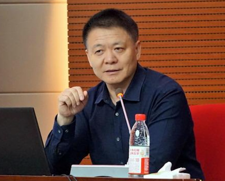 內地管理學者汪中求近日稱對廣東人用「滾水淥碗筷」的習慣感到「噁心」