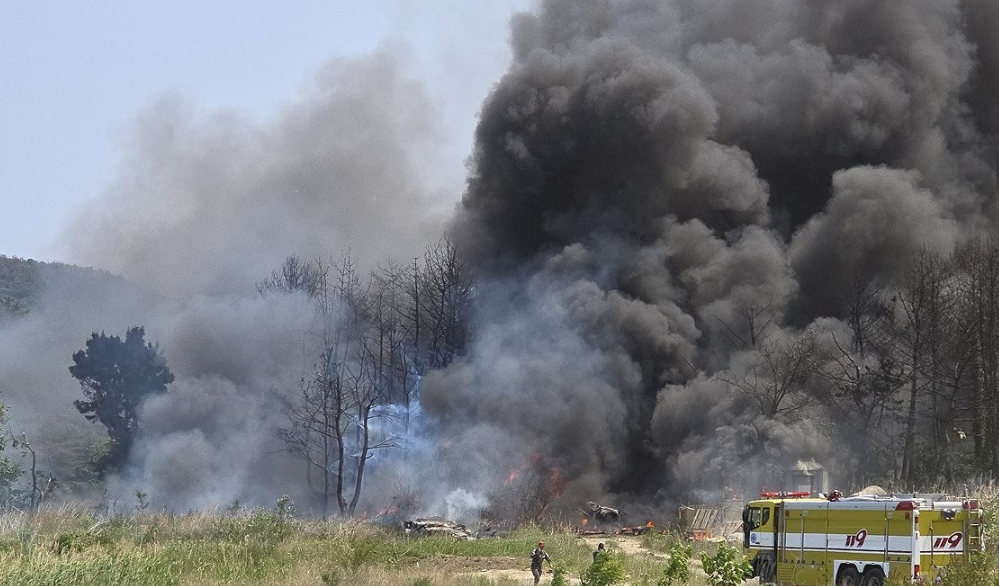 南韓海軍一架海上巡邏機在慶尚北道浦項市南區的山頭墜毀(韓聯社)