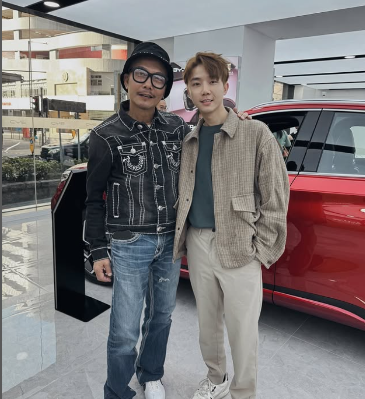 Allan曾參與拍攝劇集,亦因為工作關係與不少藝人接觸。