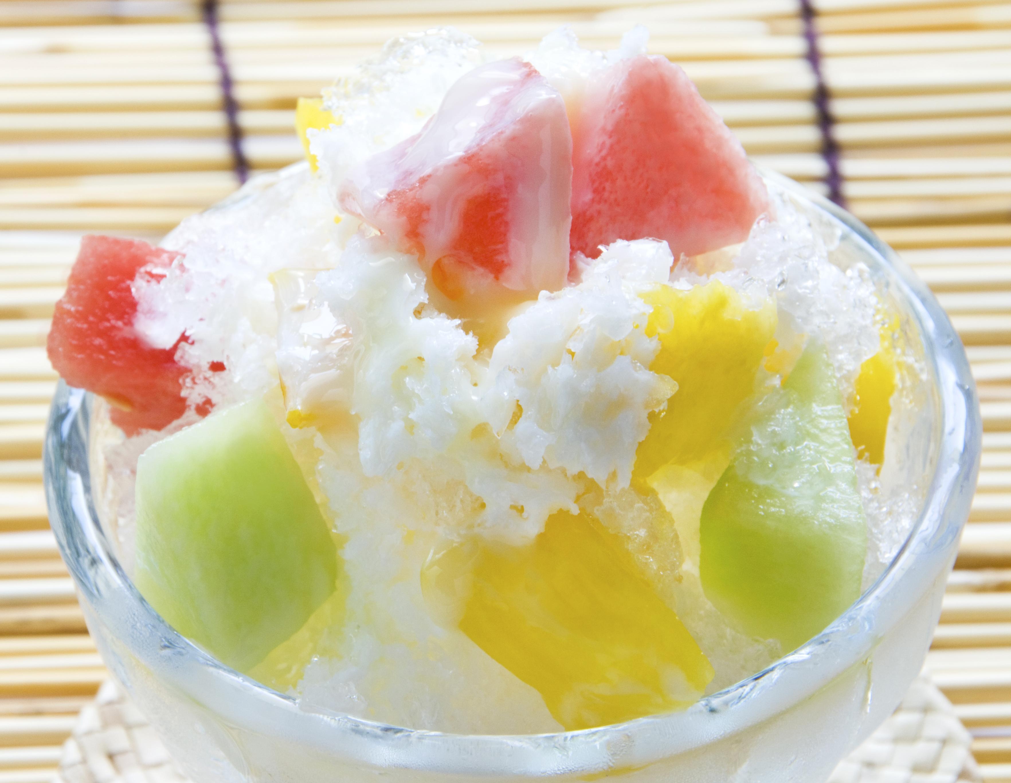 甜品區供應全新即製雪花冰,可自由追加新鮮水果及日式配料。