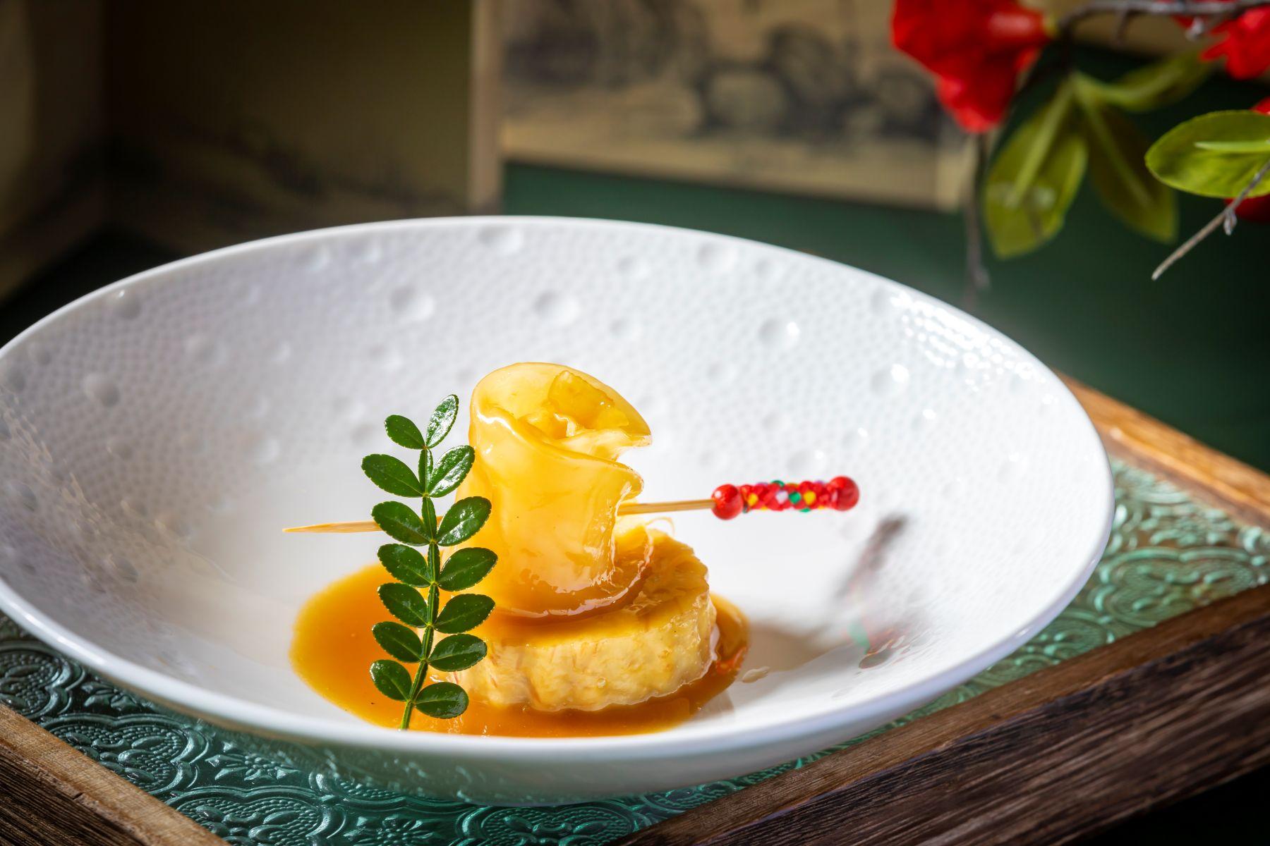 鮑汁芋奶扣花膠