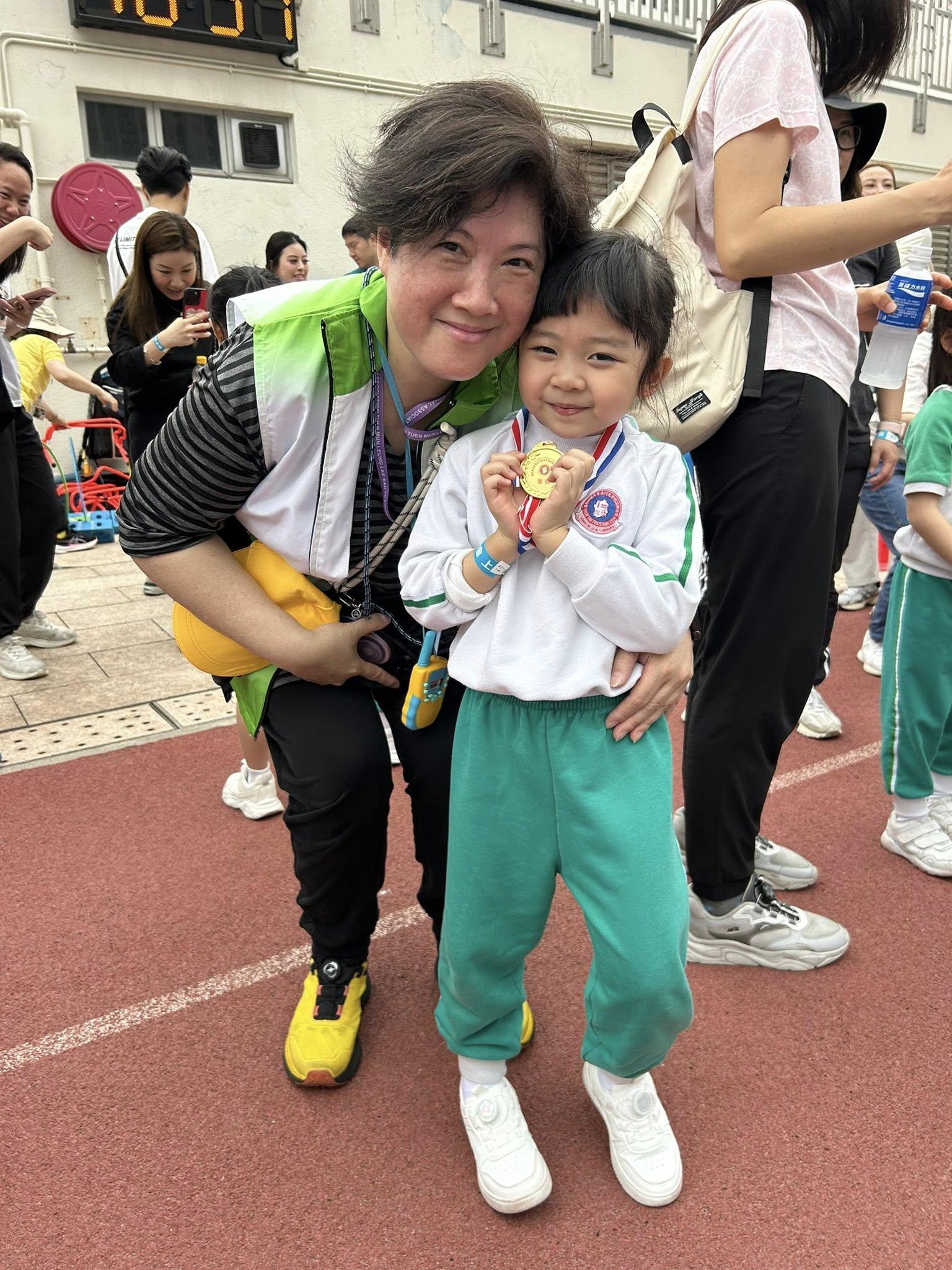 黃太以58歲高齡,成功再懷第二胎。