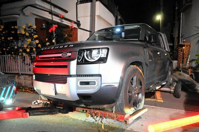 警方上周四(15日)在距離案發現場約2公里外的一處公司宿舍停車場內發現肇事車輛。(X)