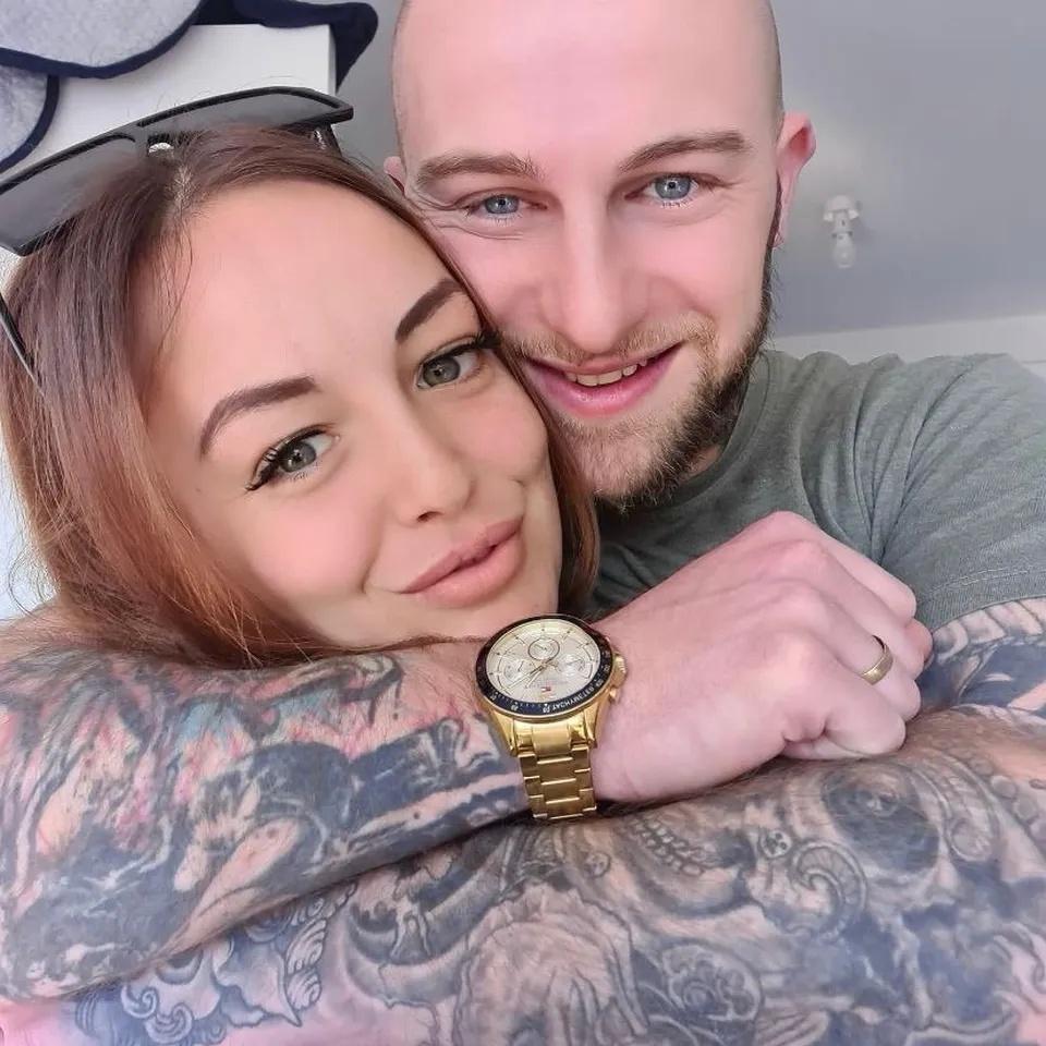 Beth Martin與丈夫Luke Martin。(X)