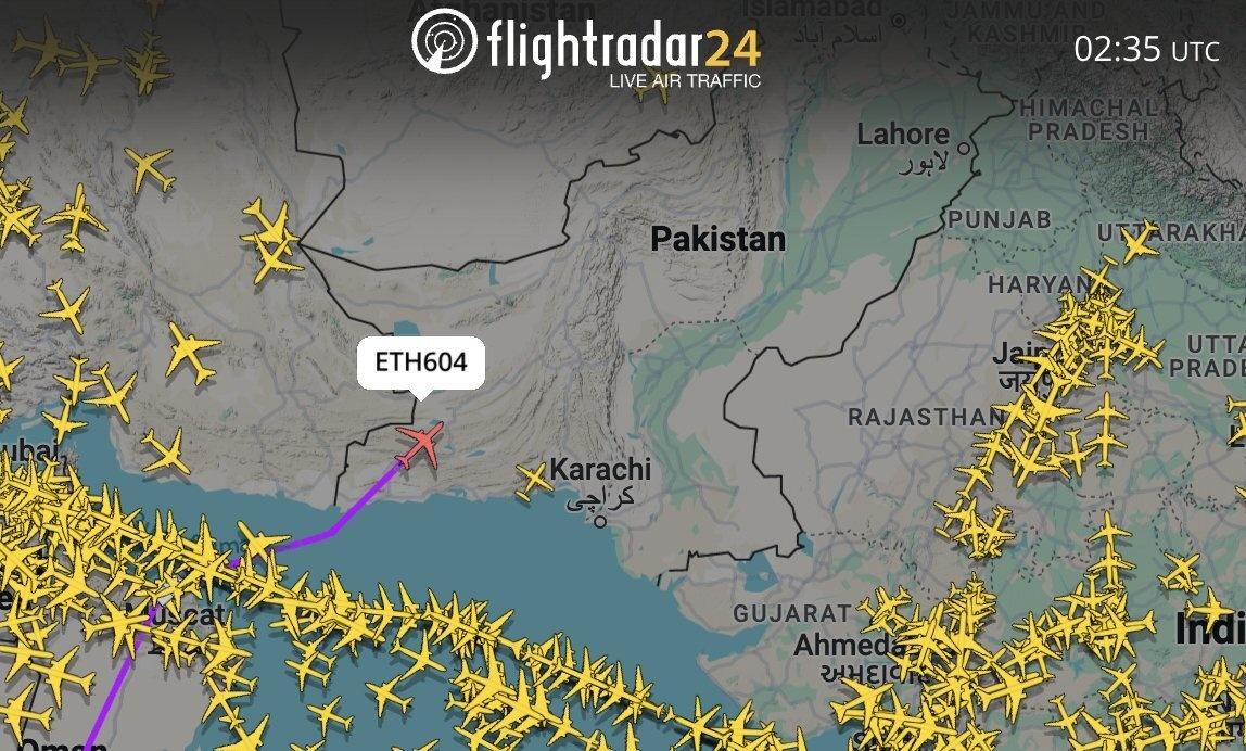 衣索比亞航空編號ETH604航班,於7日凌晨以39,000英尺巡航高度、888公里時速直接穿越巴基斯坦領空。(X)