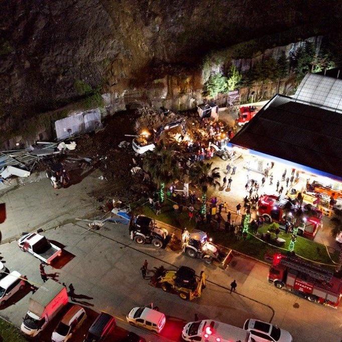 初步調查研判山崩可能是強降雨引起。(X)