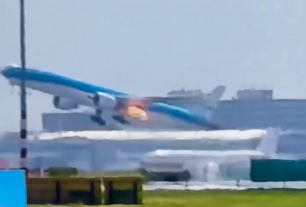 專家指出,這可能是鳥擊等狀況造成,恐危及飛行安全。(X)