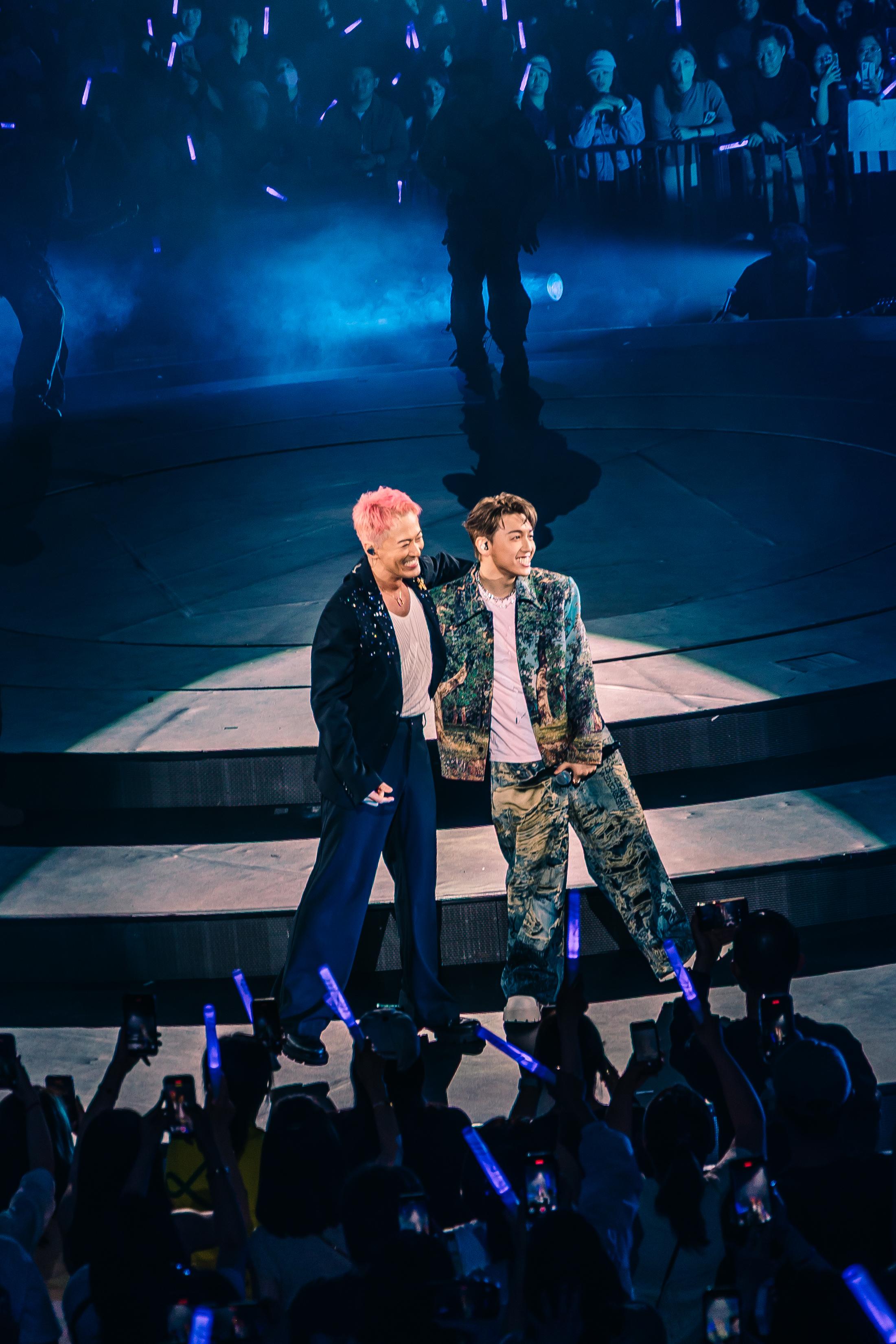 林峯與MC合唱《馴獸師之王》,全場立即瘋狂尖叫。