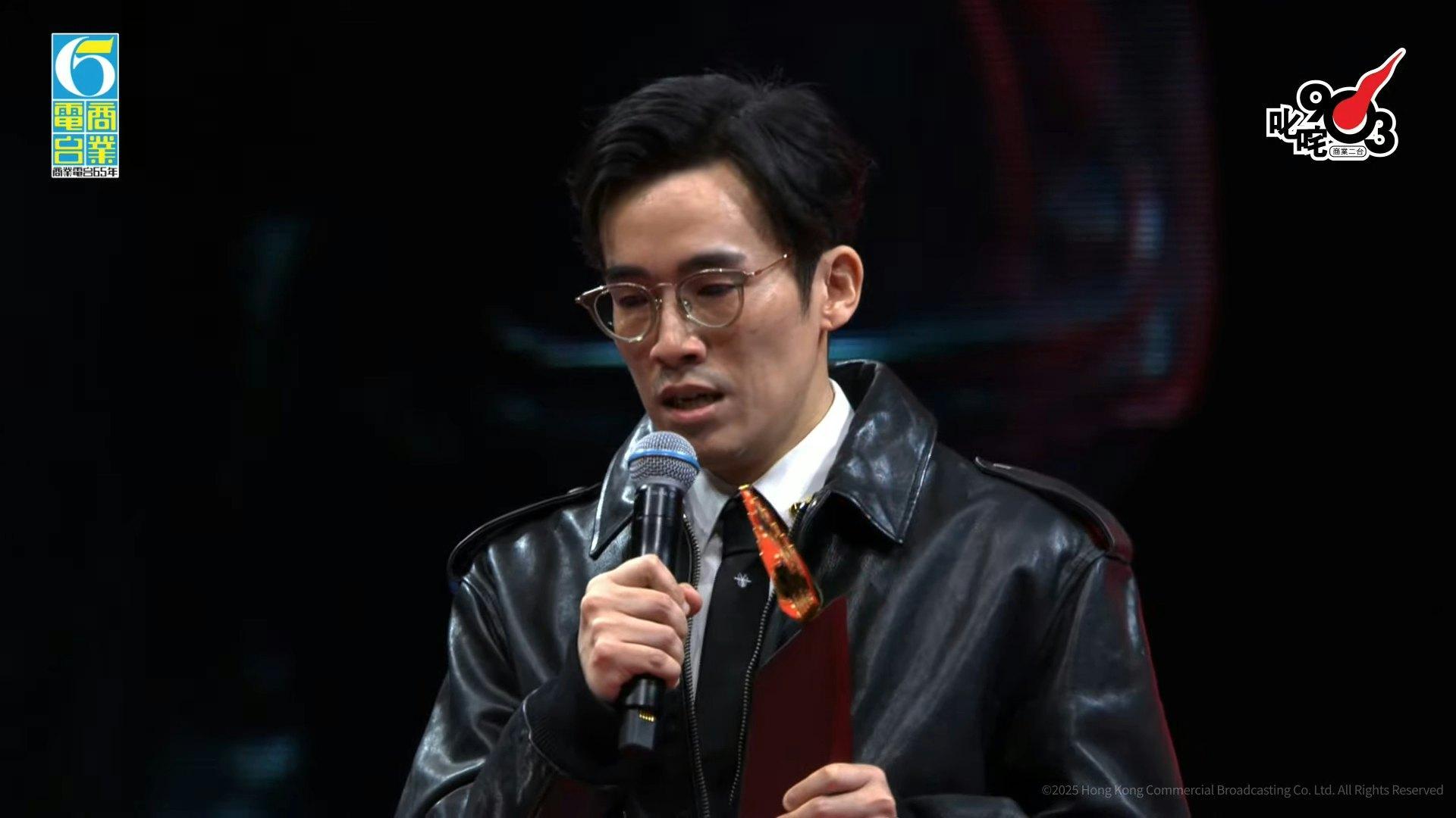 陳考威首次奪得「叱咤樂壇監製大獎」時在台上激動報喜。