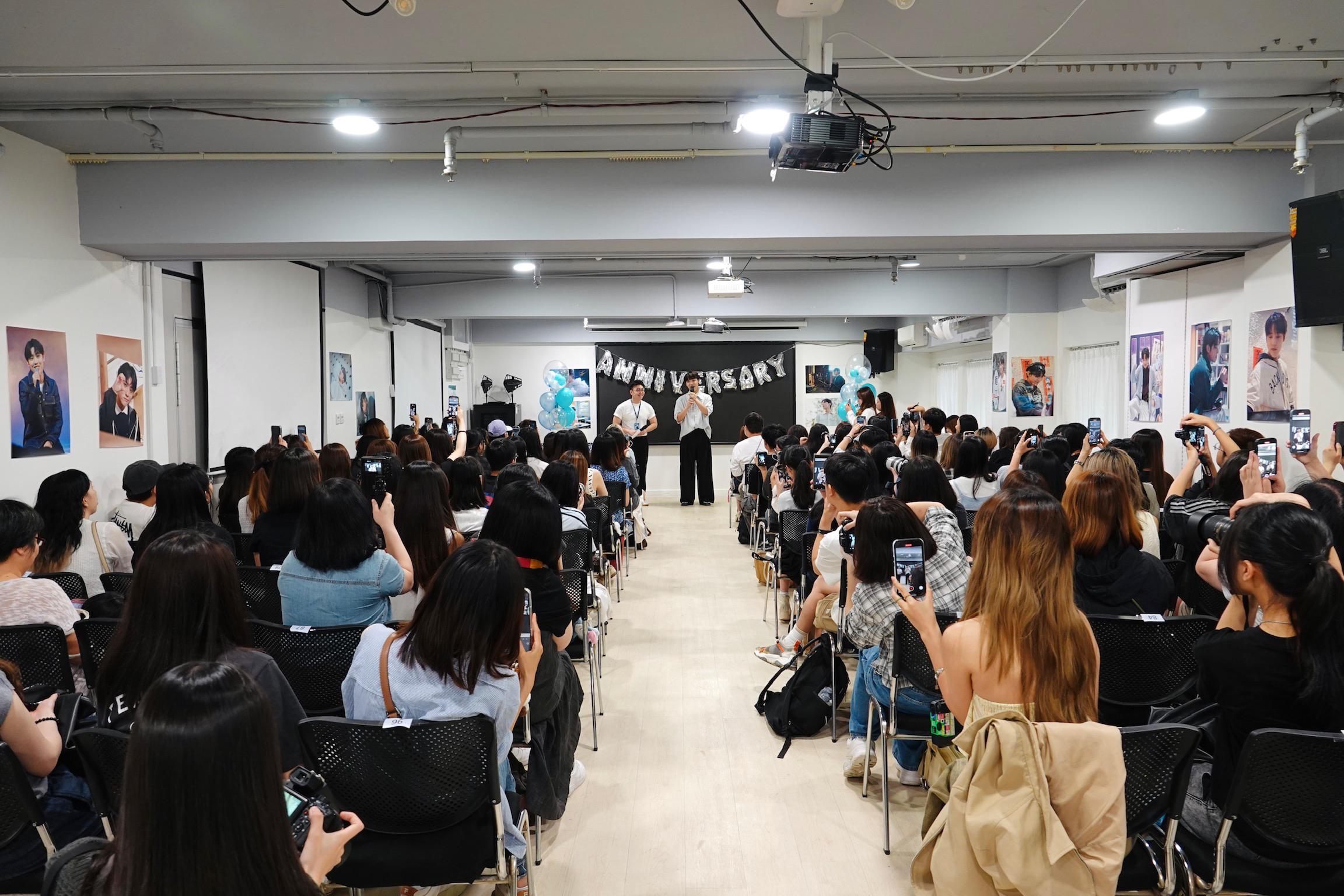 曾傲棐出道一週年見面會。