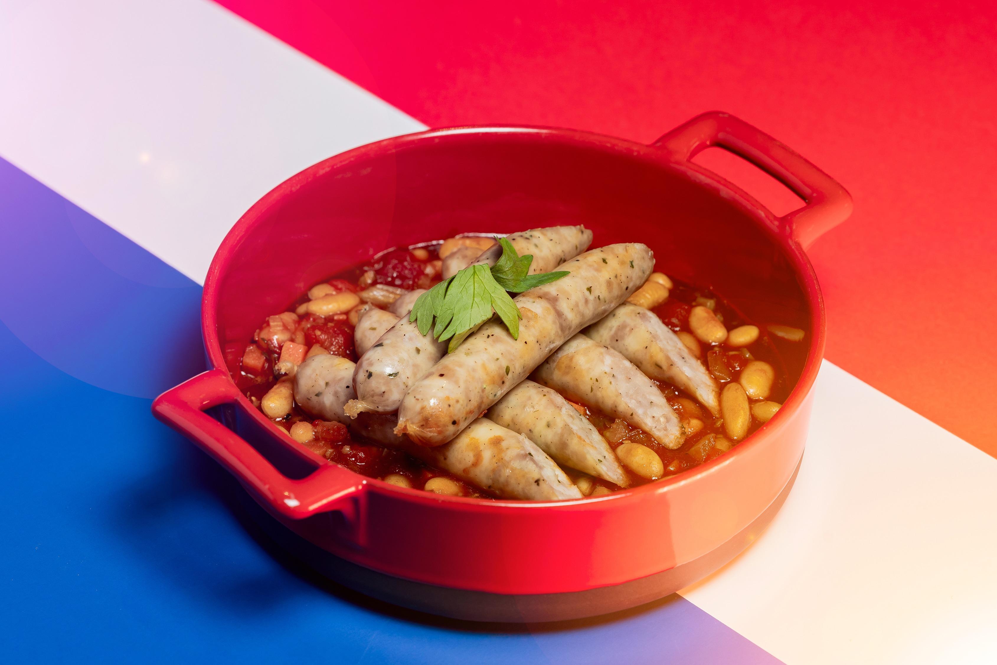 美食車及美食攤位帶來多款美食。