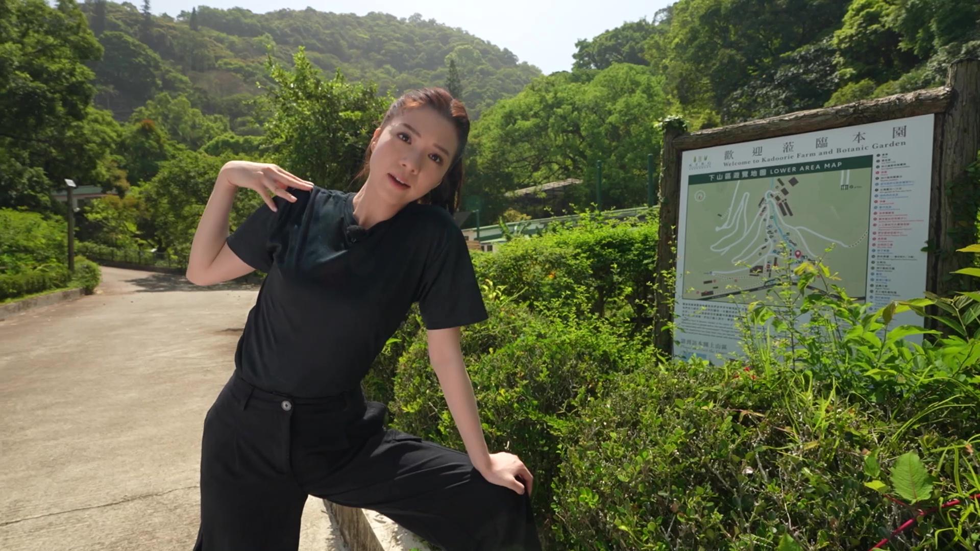 Hera做嘢不忘擺甫。