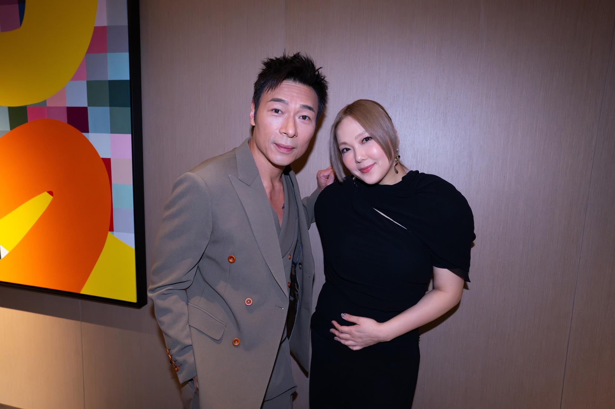 安仔與Janice合照。