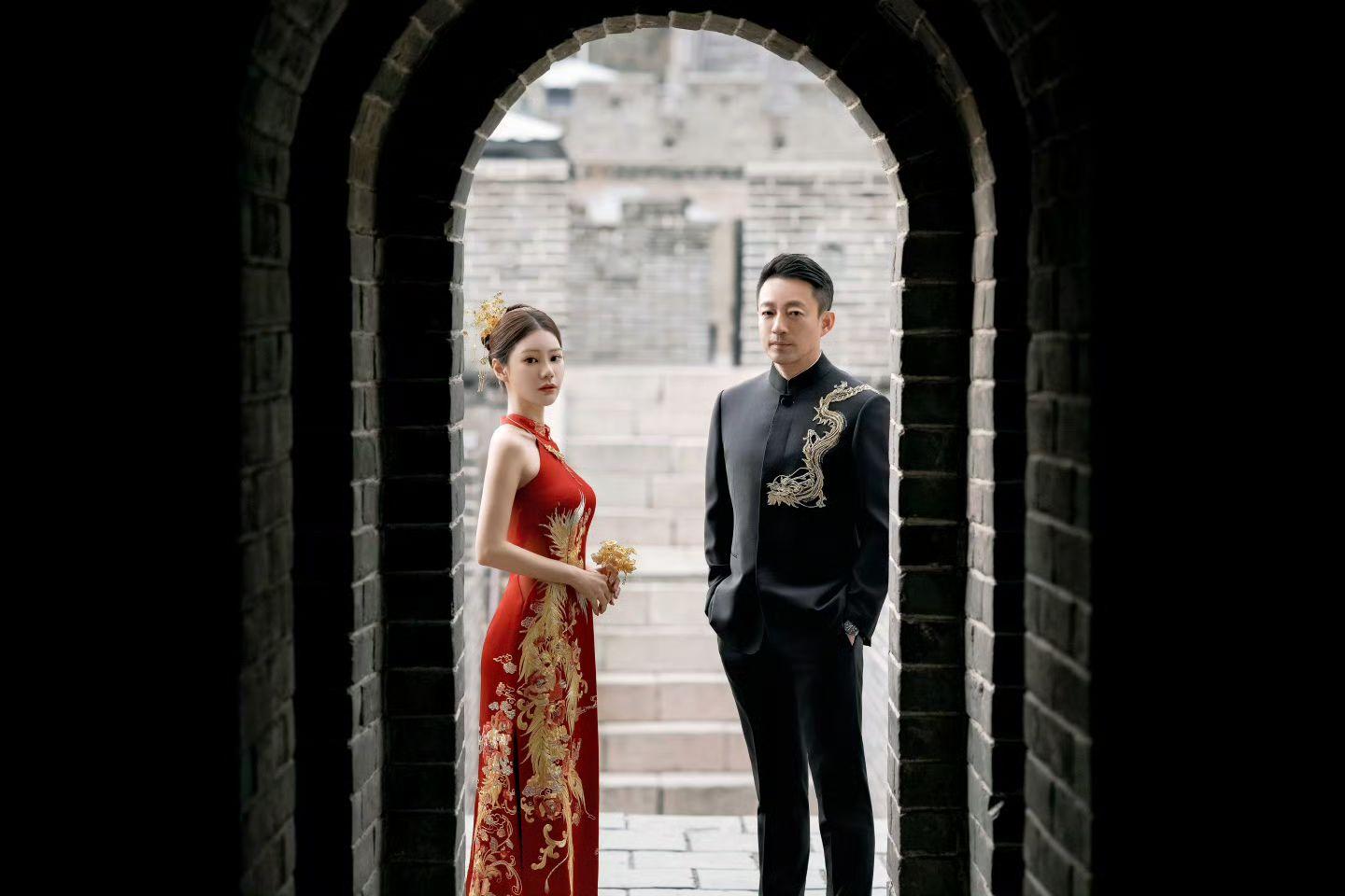 汪小菲與馬筱梅登長城拍婚照。