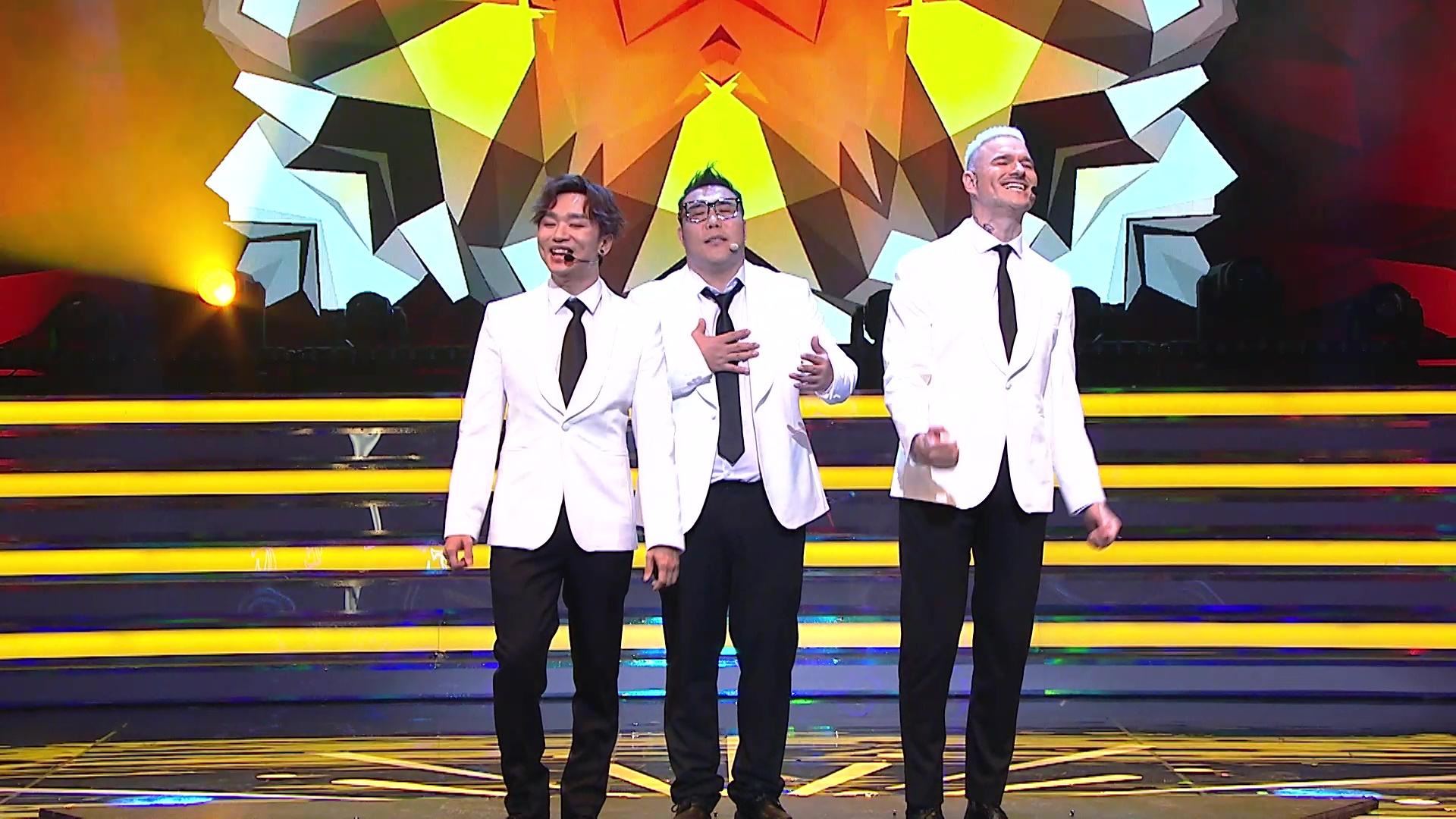 (左起)王鄭浚仁、劉洋、占士丁丁、《You Raise Me Up》。