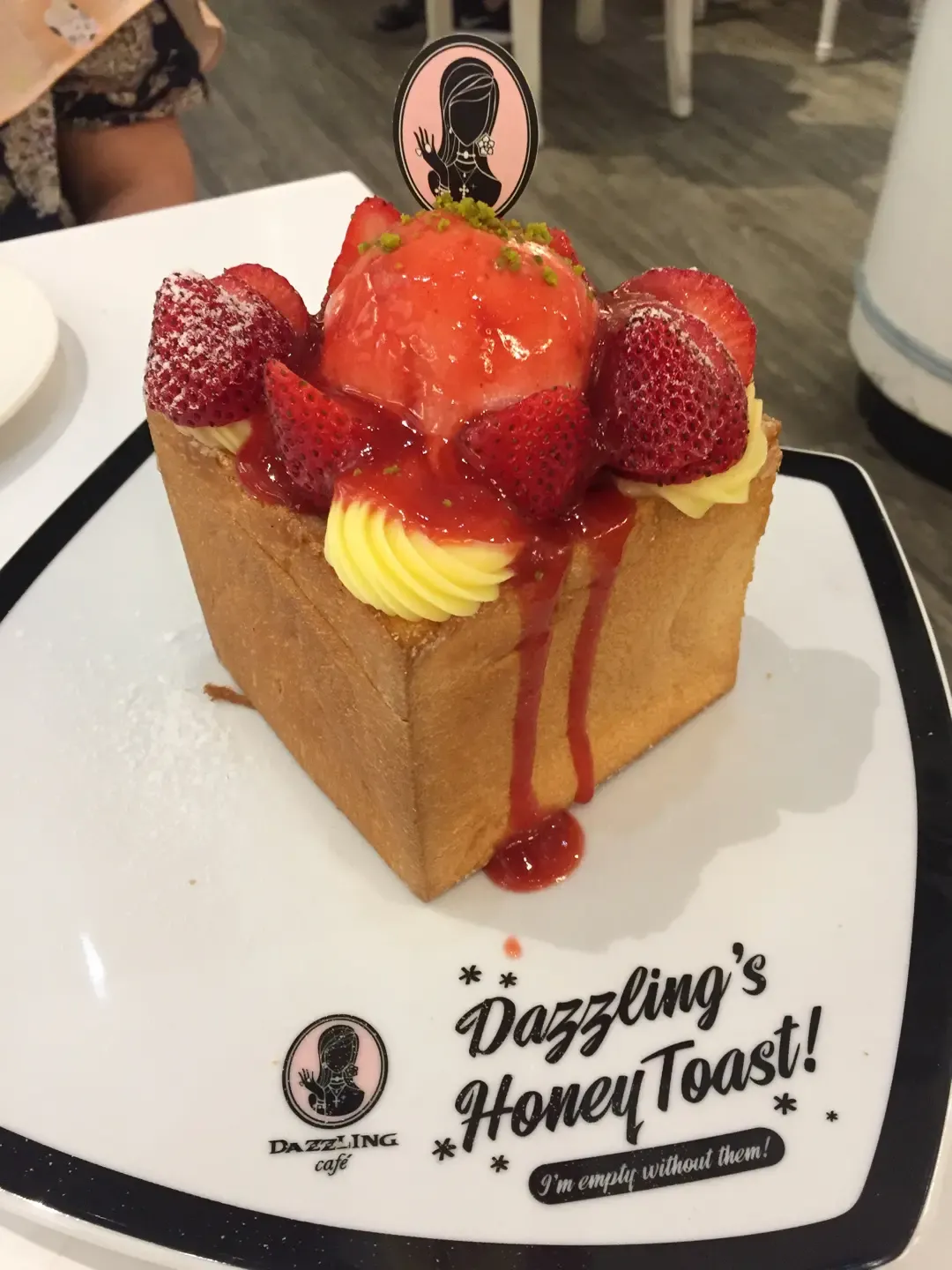 Dazzling Cafe憑招牌蜜糖厚吐司風靡台、港。(網上圖片)