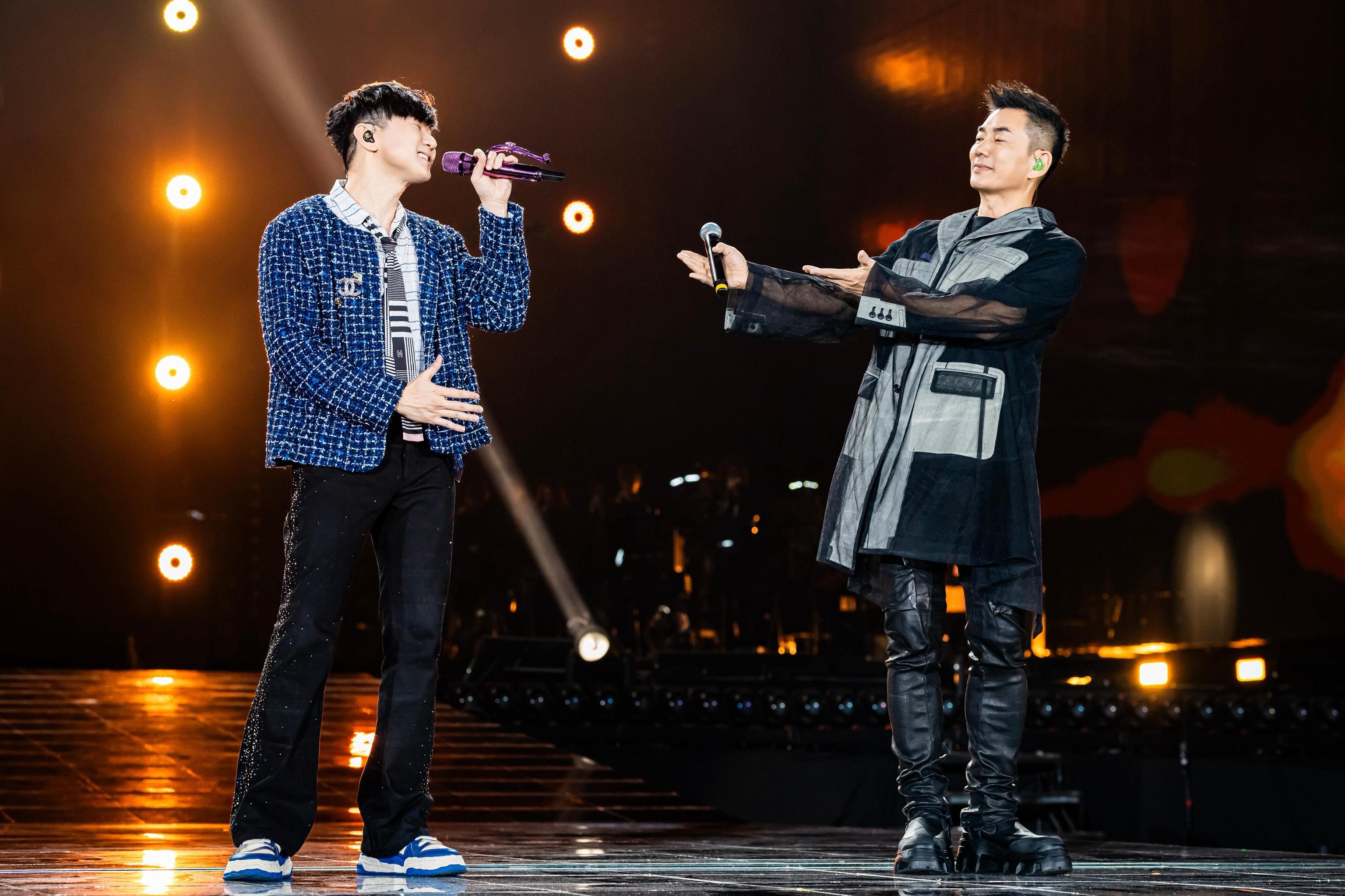 JJ林俊傑香港站 《JJ林俊傑JJ20 FINAL LAP世界巡迴演唱會》,請來任賢齊做嘉賓。