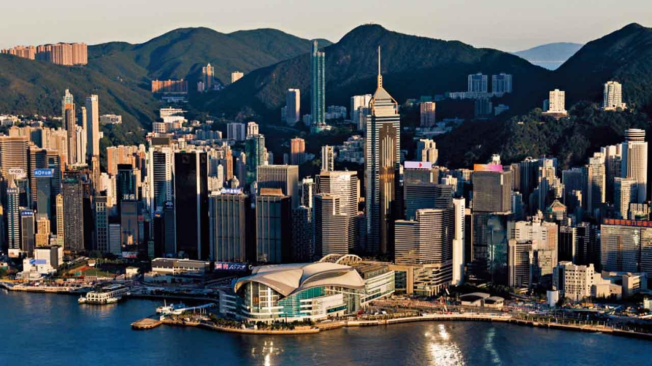 David Webb認為,香港只有堅持自身獨特性,才能在未來道路走得更穩更遠。