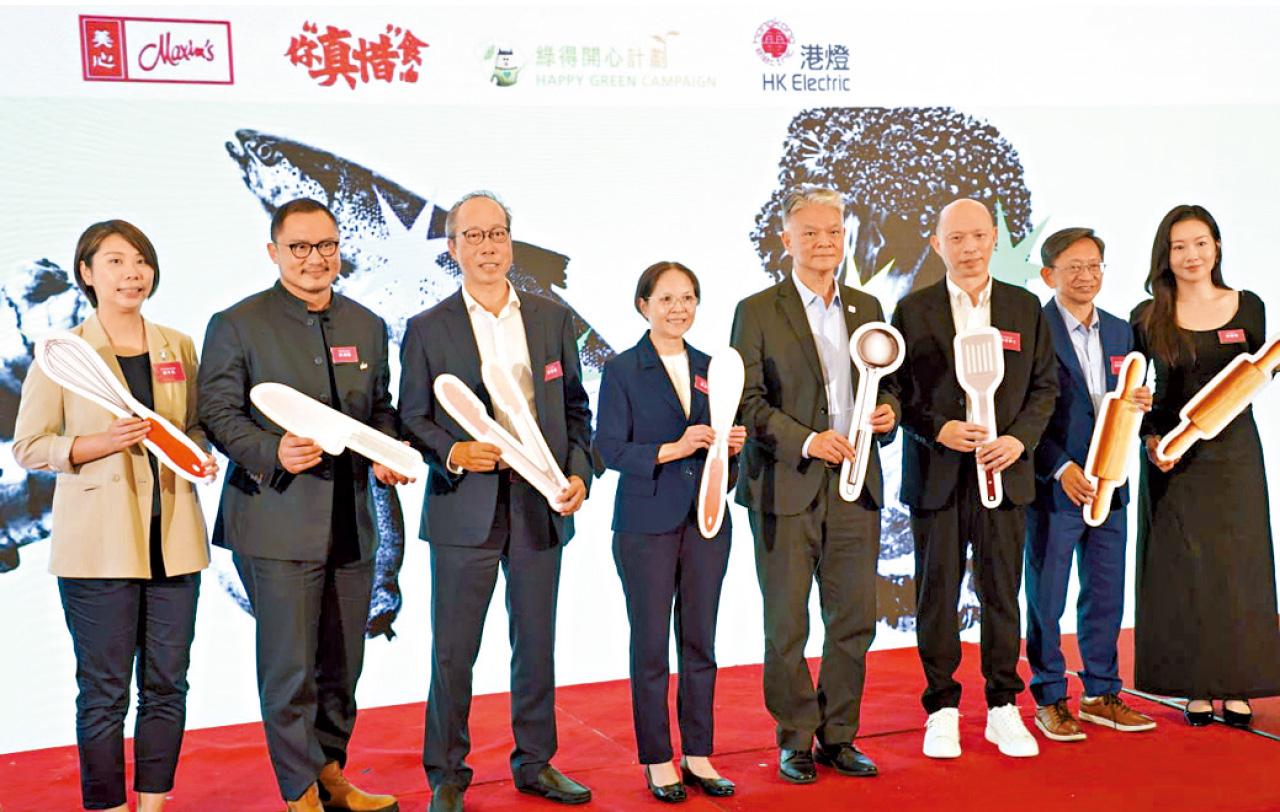 美心集團首席營運官(香港及澳門)蕭德威 環境及生態局副局長黃淑嫻 港燈董事總經理鄭祖瀛