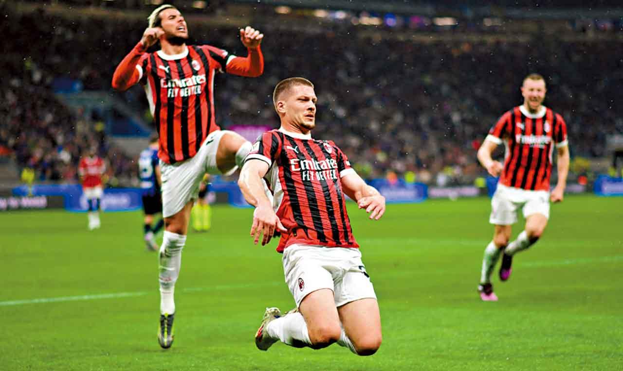 博洛尼亞與A米爭冠。