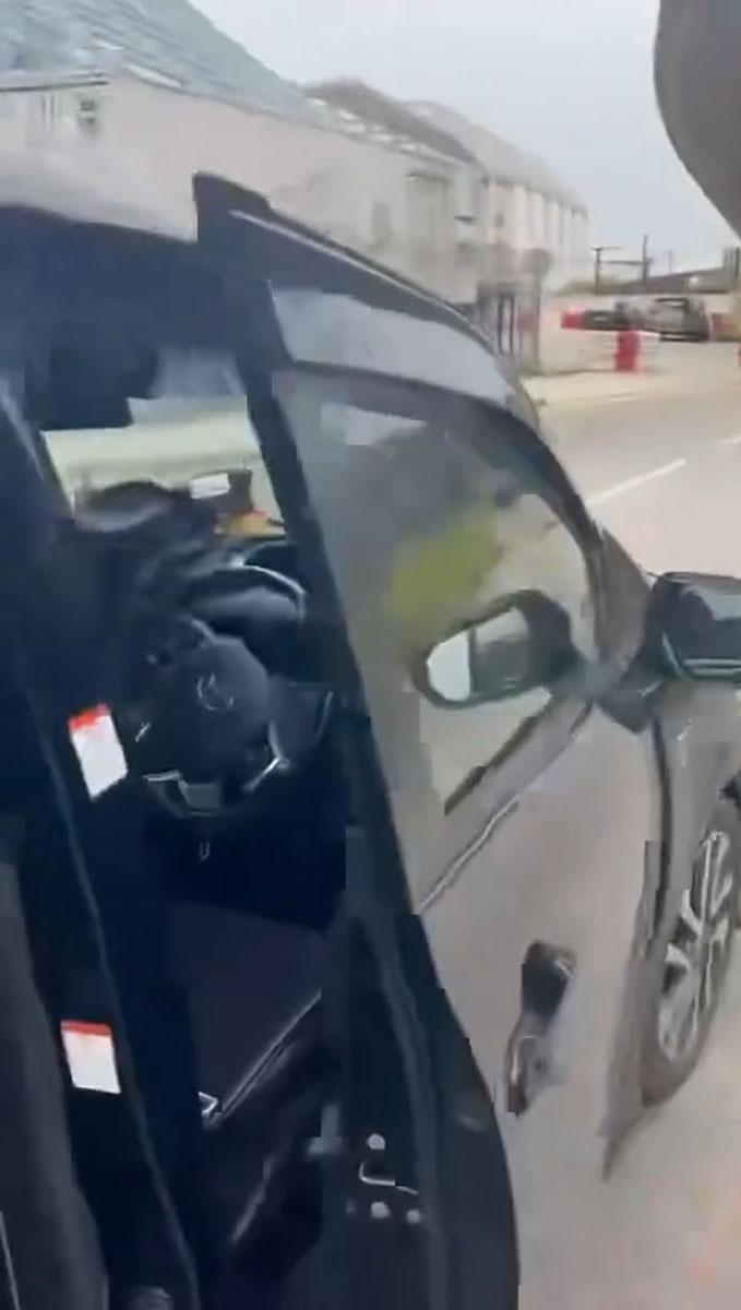 鏡頭第一次離開車廂。(網上影片截圖)