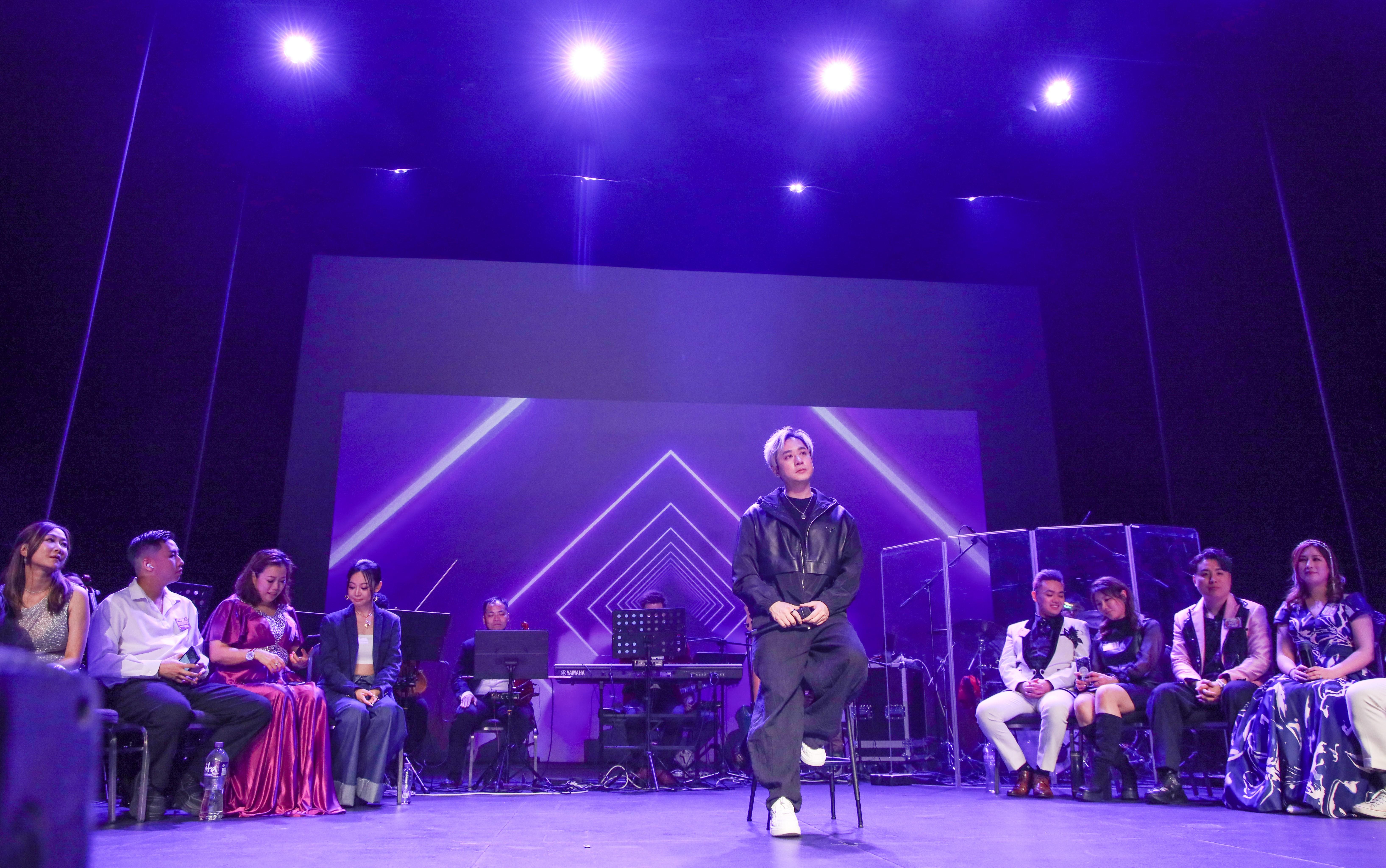 涂家堯準備了一首 《流着淚說分手》演唱,他演唱時太投入眼泛淚光,觀眾亦從他的歌聲感受到喜、怒、哀,樂。