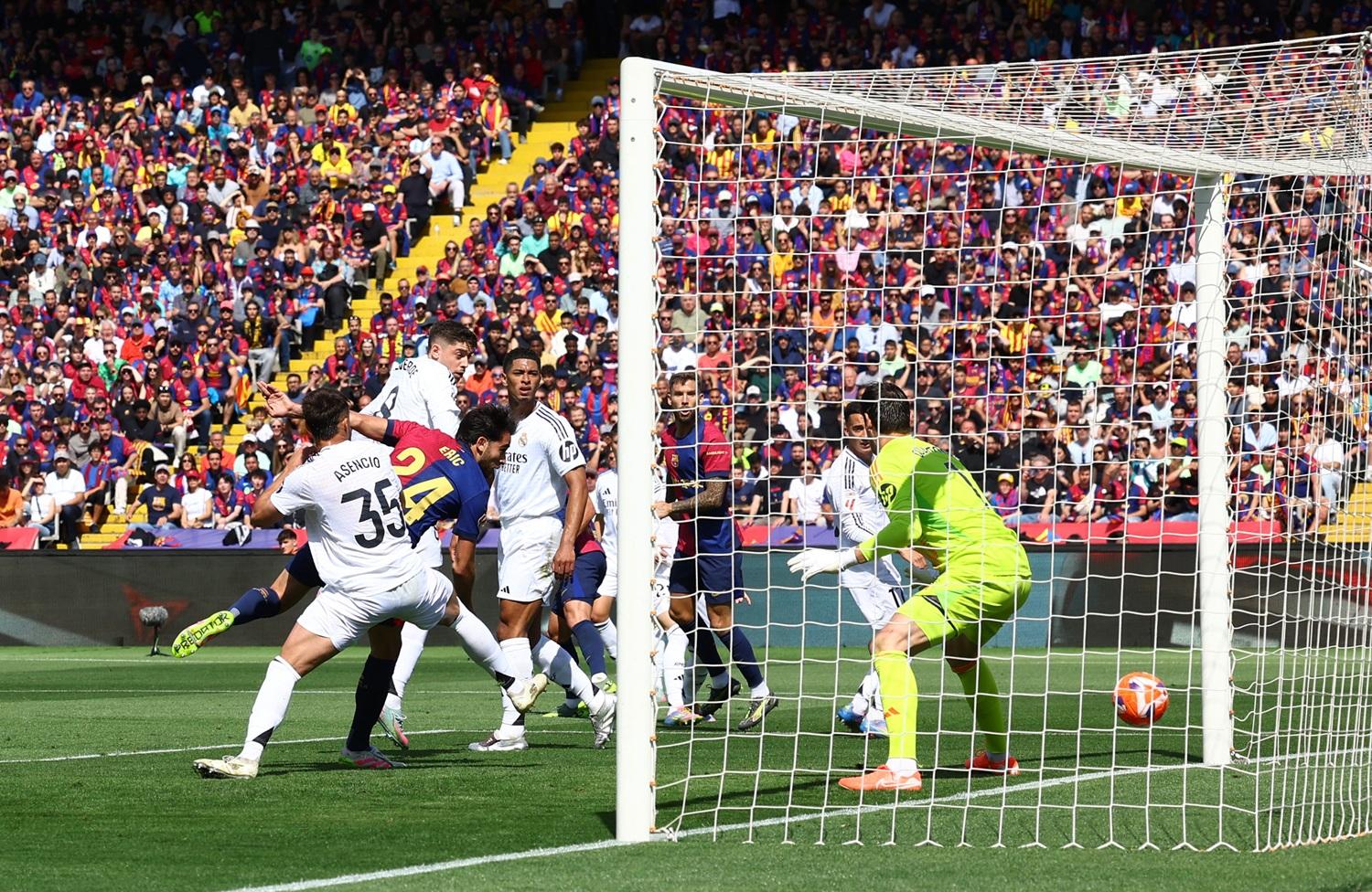 艾利加西亞入球為巴塞隆拿追回1:2。(路透社)