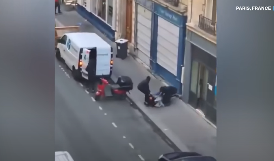 法國一名虛擬貨幣商的女兒和外孫於光天化日下,在巴黎街頭險遭綁架。(互聯網)