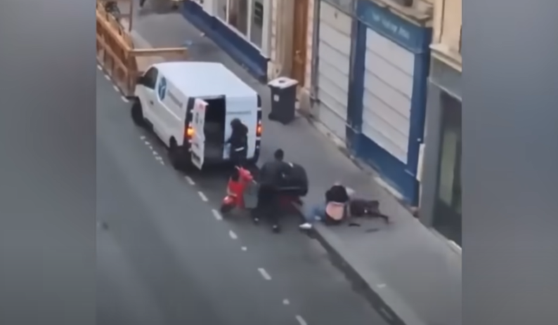 法國一名虛擬貨幣商的女兒和外孫於光天化日下,在巴黎街頭險遭綁架。(互聯網)