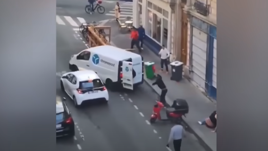 法國一名虛擬貨幣商的女兒和外孫於光天化日下,在巴黎街頭險遭綁架。(互聯網)