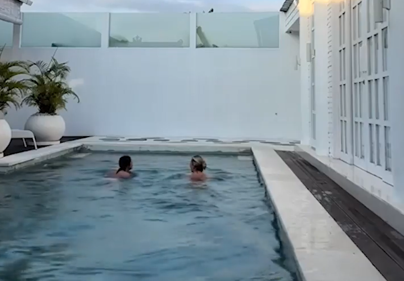 兩女遊峇里以為租下整間別墅 脫光跳入泳池驚現男聲