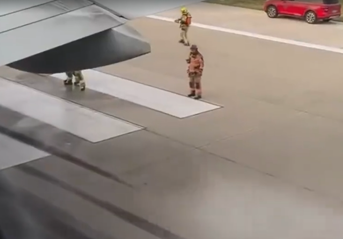 聯合航空一架客機北京機場起飛時引擎著火