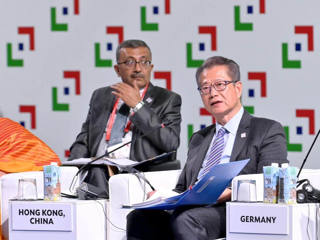 陳茂波出席亞洲開發銀行理事會第58屆年會。(陳茂波網誌)