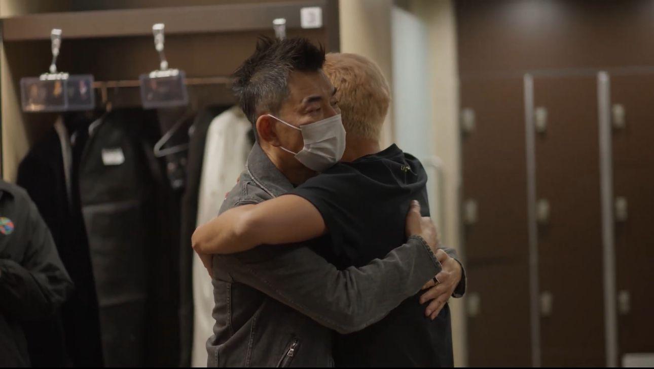 林峯下午已到紅館綵排,《九龍城寨之圍城》拍檔任賢齊百忙之中抽空探班