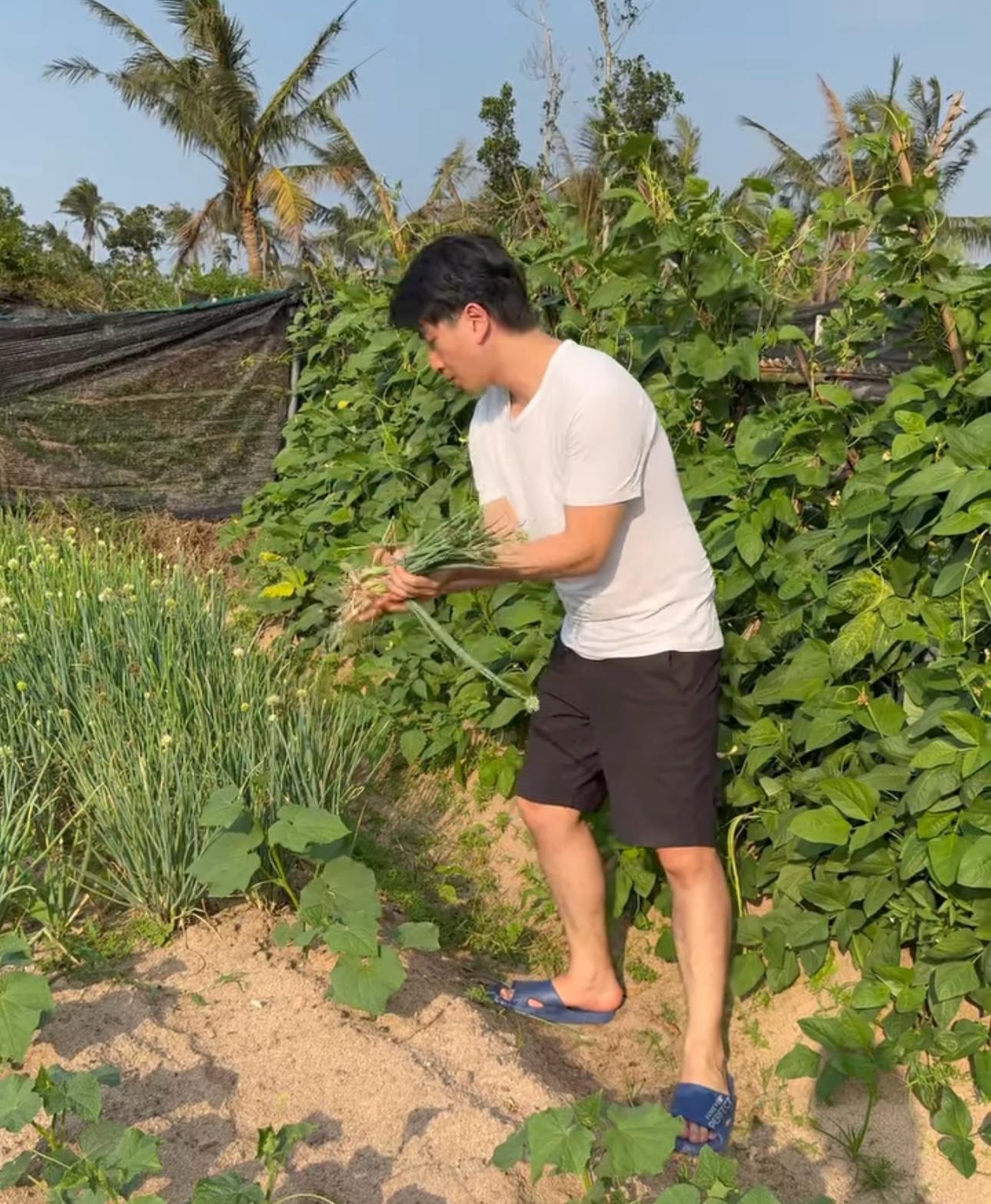 Cloud拍下男友落田照片。