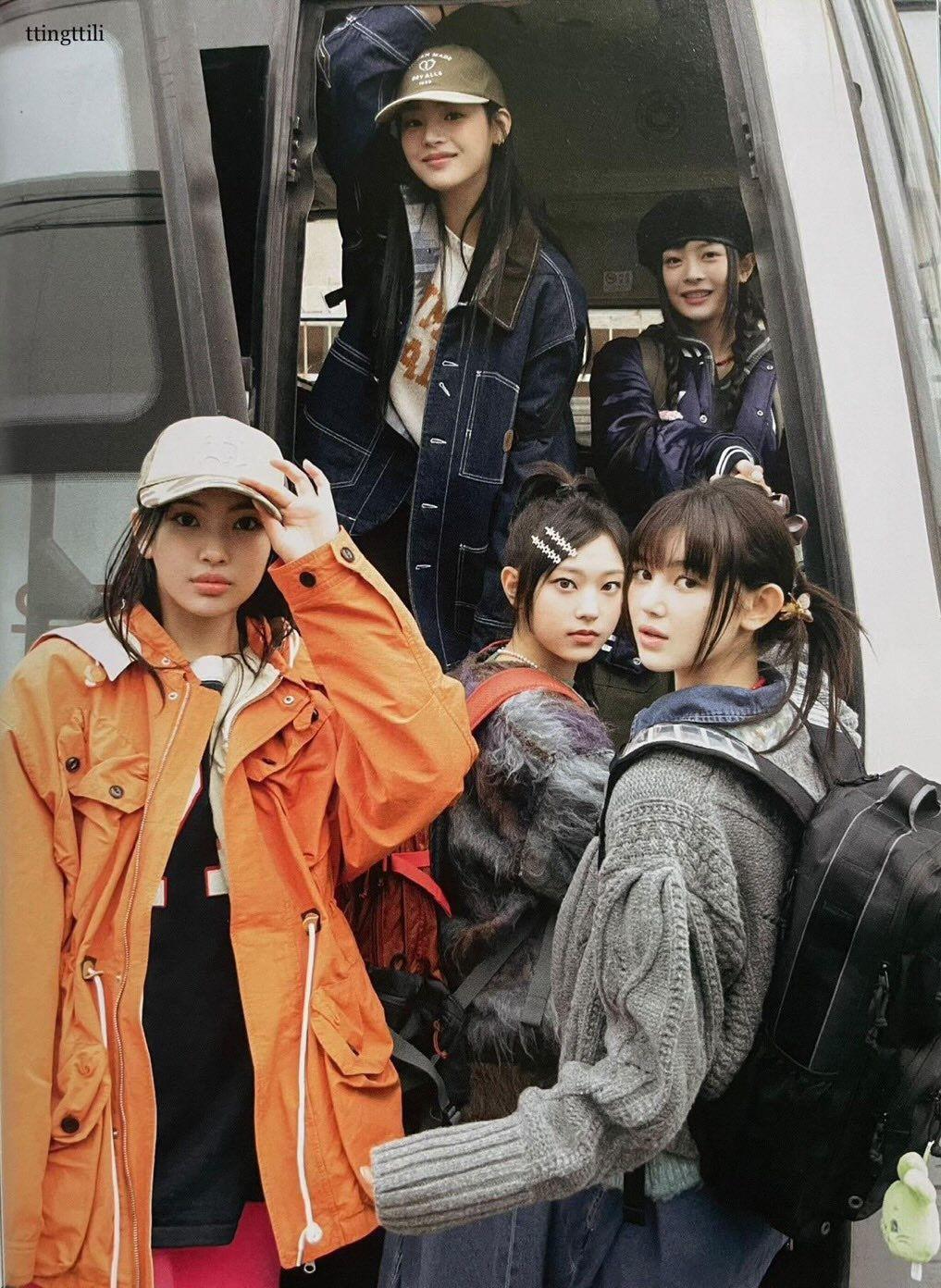 Fans現在最關心是NewJeans的動向。