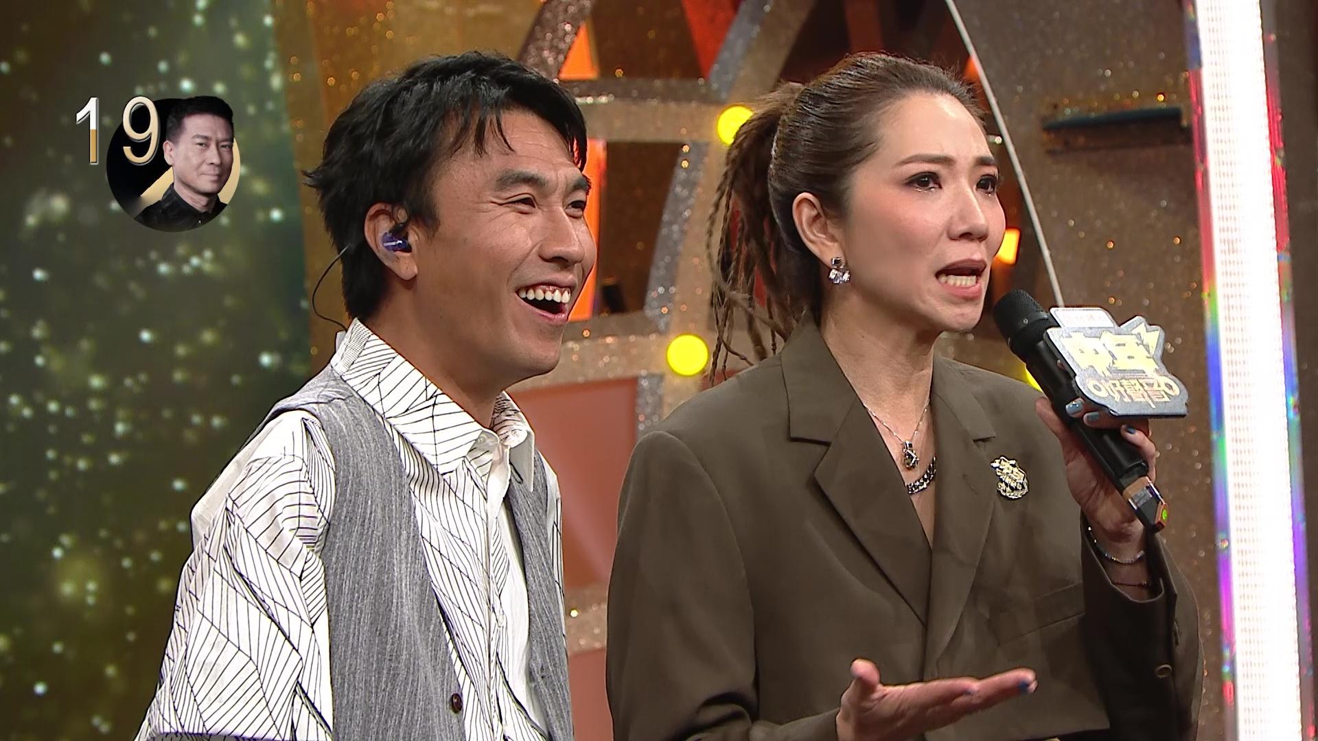 這件西裝外套看似瑞莊,但下身卻依法貫徹少布風格。