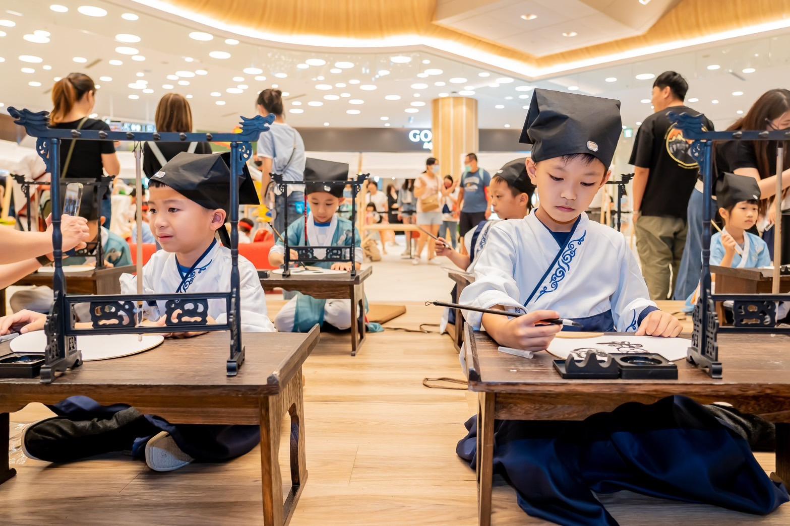 「小小屈原體驗營」由台灣Sogo舉辦。(網上圖片)