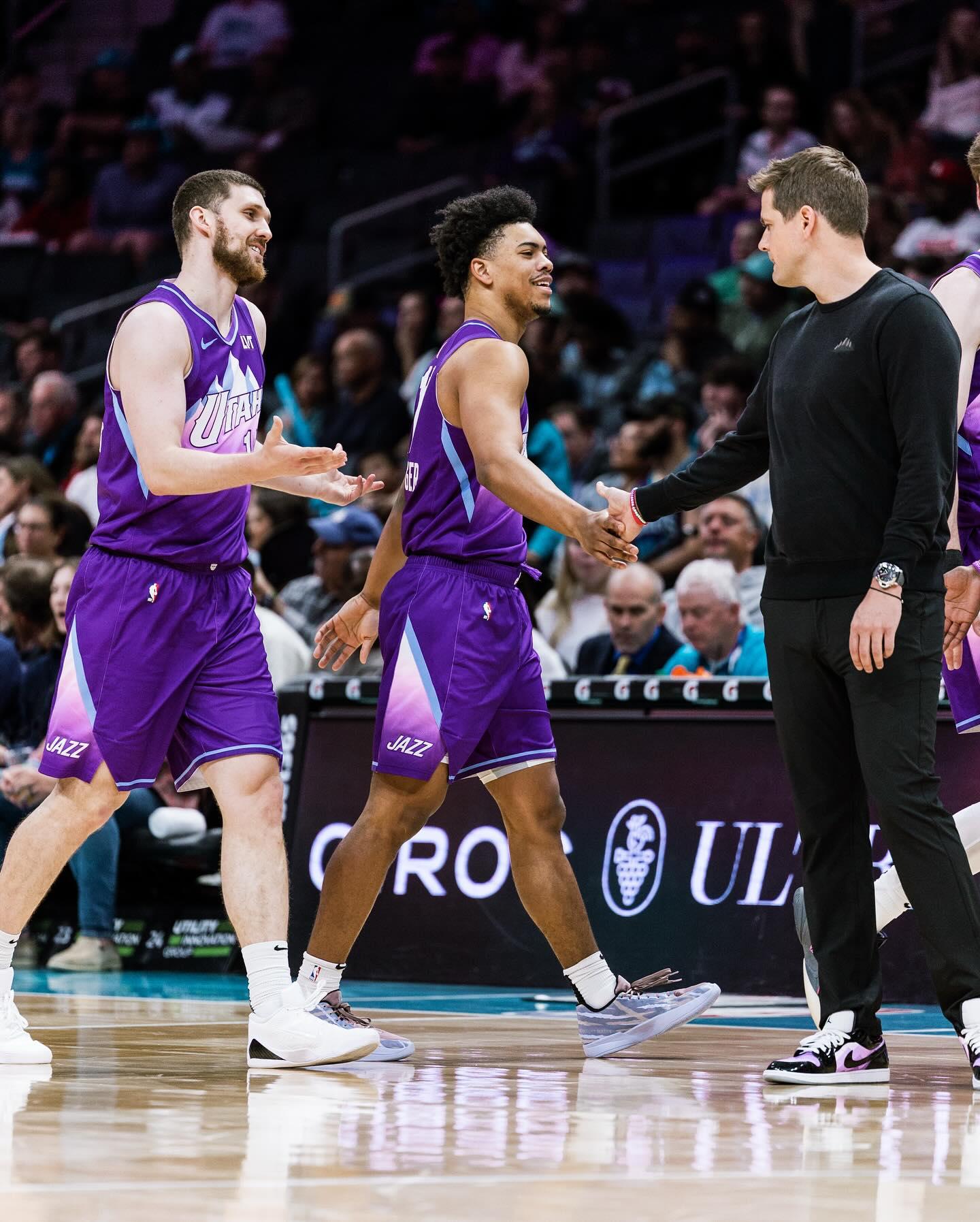 爵士有不少球員為00後,潛力優厚。