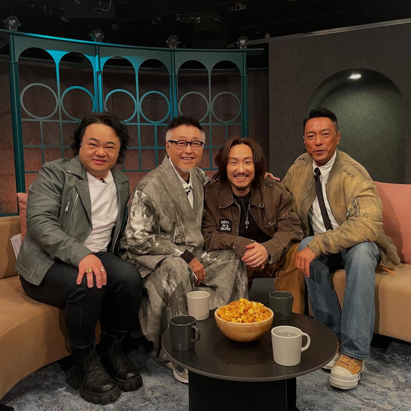 鄭中基率領胡耀輝、姜皓文上《爆谷一周》受訪。