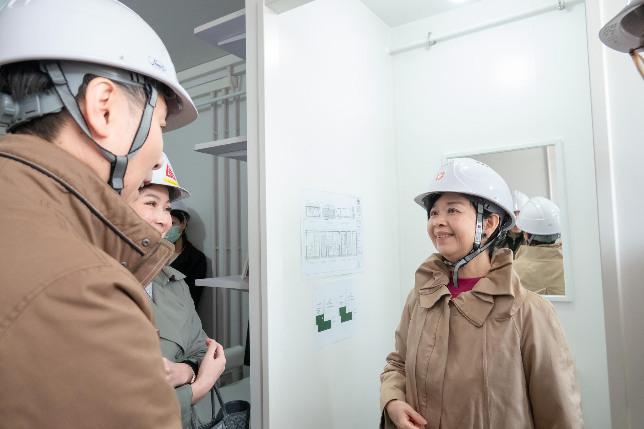 柴灣常安項目地盤首批MiC組件經海路到港。(何永賢FB)