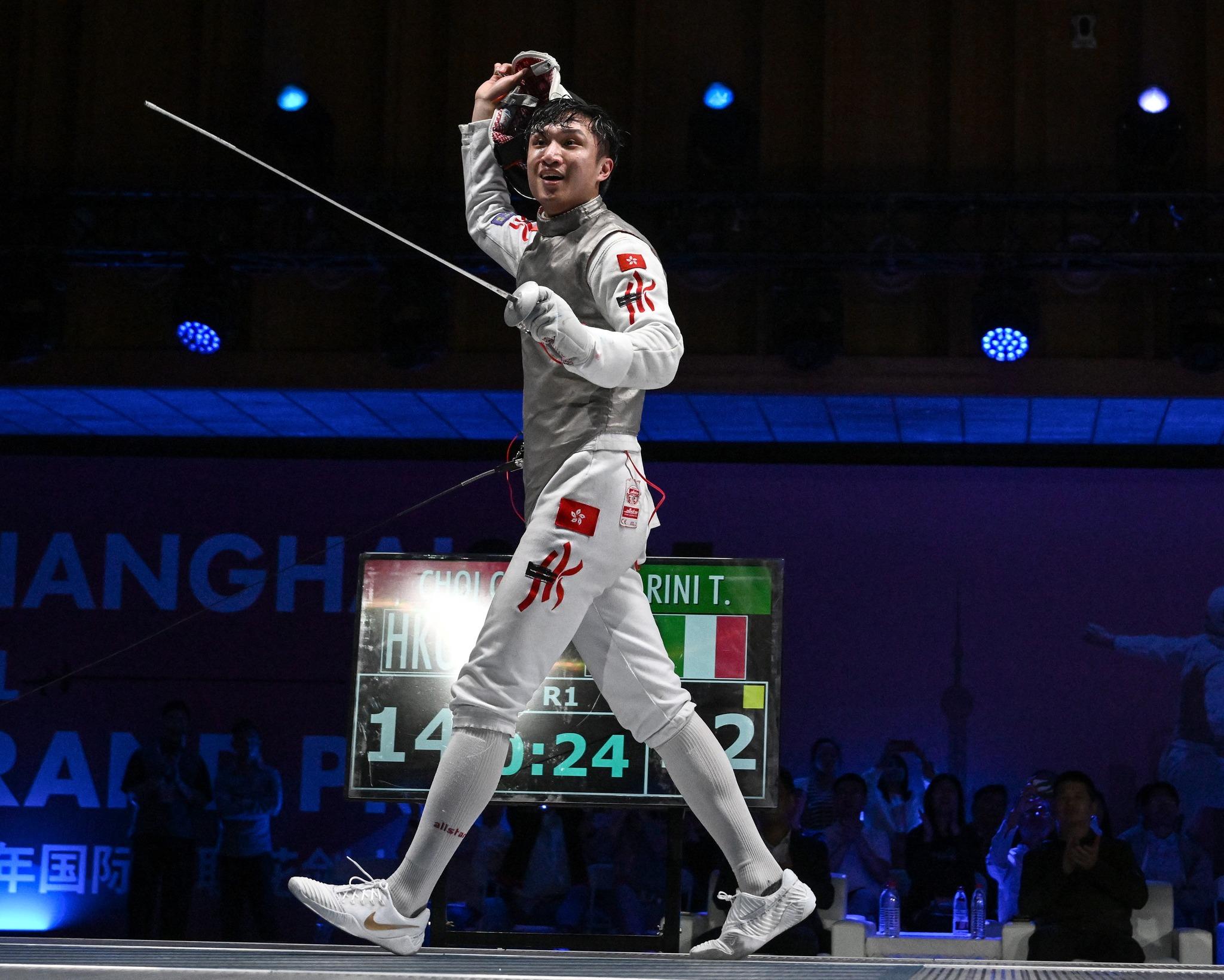 蔡俊彥在花劍大獎賽上海站奪得冠軍,是他首面國際賽金牌。另一名港隊劍手張家朗就取得銅牌。(International Fencing Federation)