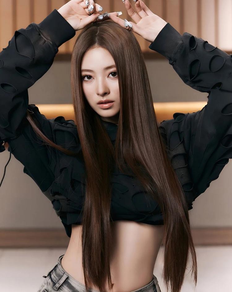 Anna@MEOVV獲封「神顏」 網絡瘋傳靚過子瑜