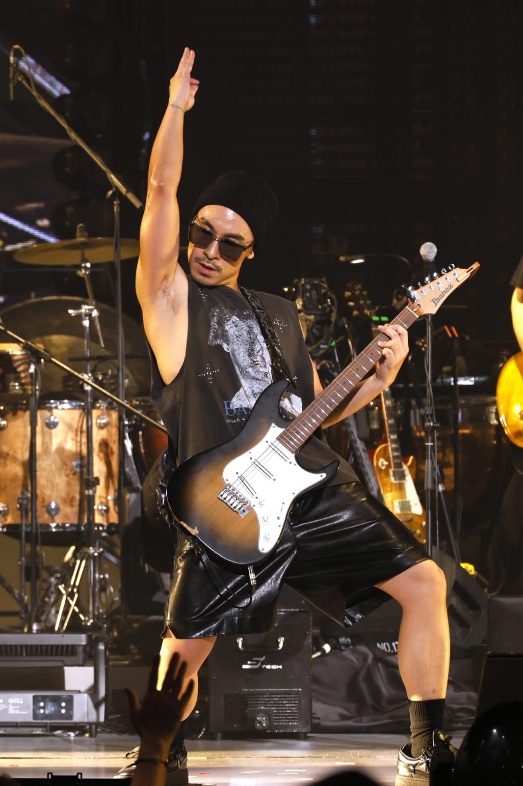 來到尾場,Dear Jane 4子玩得特別放。(林俊源攝)