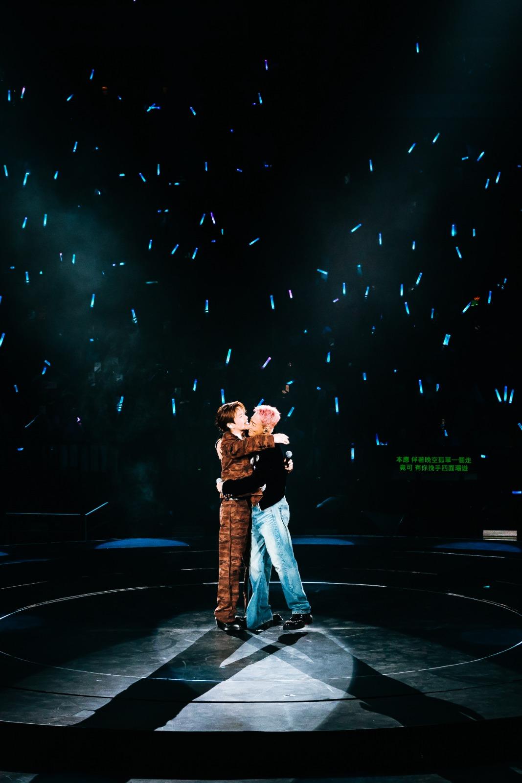 張敬軒於林峯個唱驚喜登場。