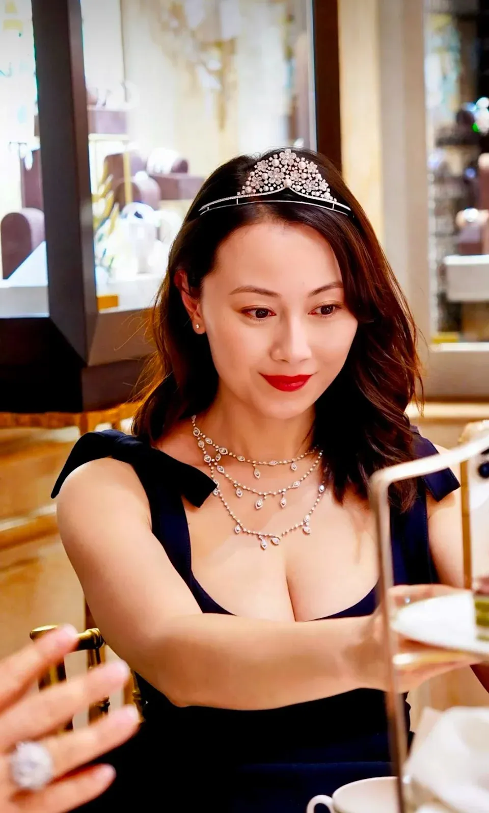 袁嘉敏偶爾於IG大派福利