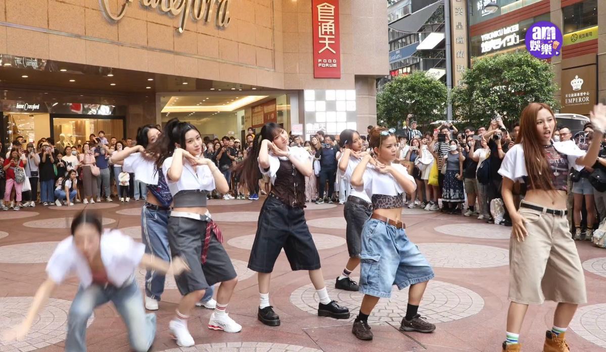 Winka跳唱時不慎撠腳跌倒。(娛樂組攝)